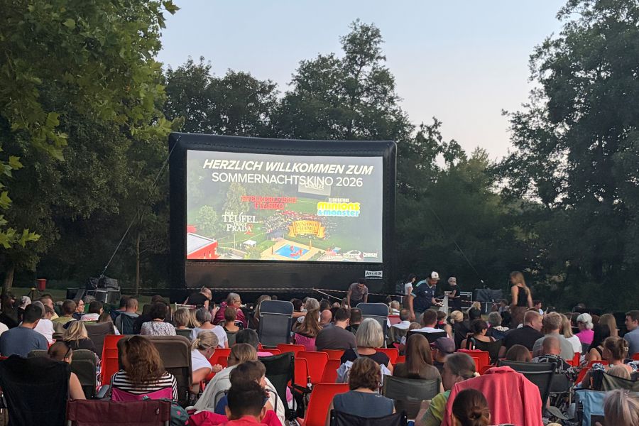 Sommernachtskino im Freibad Vilshofen begeisterte 2.000 Besucher